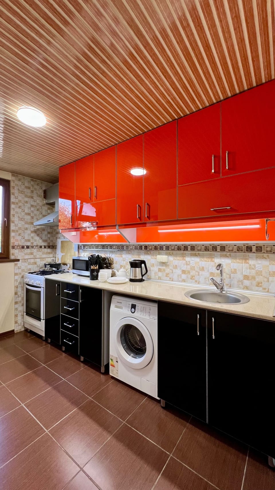 Comfort Apartment, Balcony, City View | Private kitchen