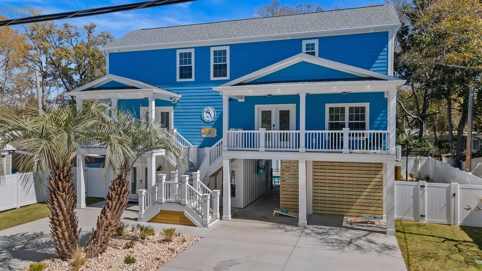 Welcome to Chasing Waves!