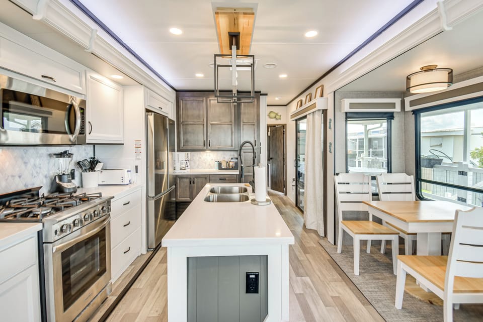 Dining Table | Kitchen