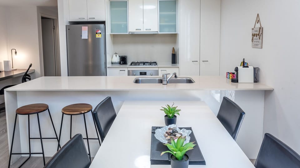 Breakfast bar for added space 