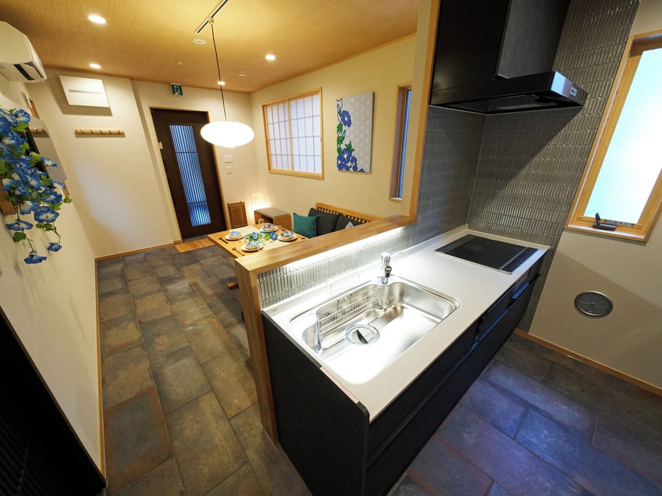 House, 2 Bedrooms, Non Smoking | Private kitchen | Full-size fridge, microwave, stovetop, electric kettle