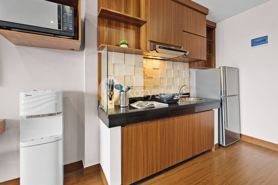 Apartment, 1 Bedroom, City View | Private kitchen | Full-size fridge, microwave, stovetop, rice cooker