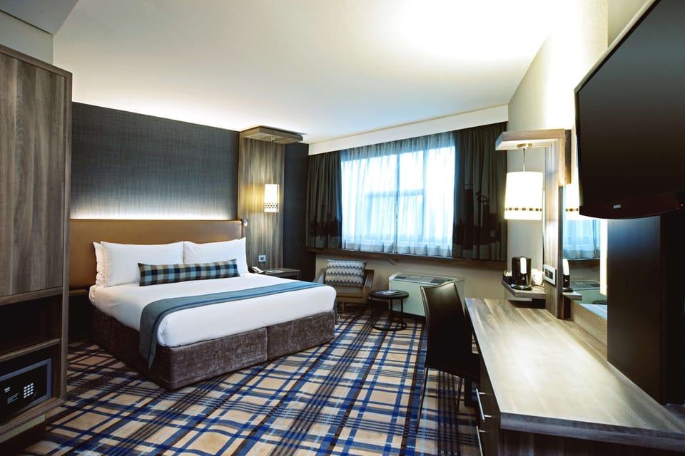 Superior Room | In-room safe, desk, laptop workspace, soundproofing