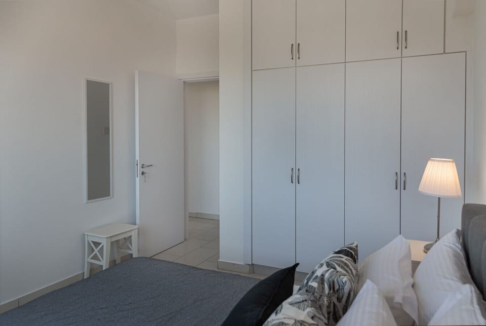 Spacious bedroom!