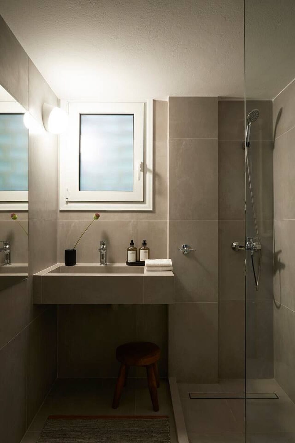 Spacious Bathroom!