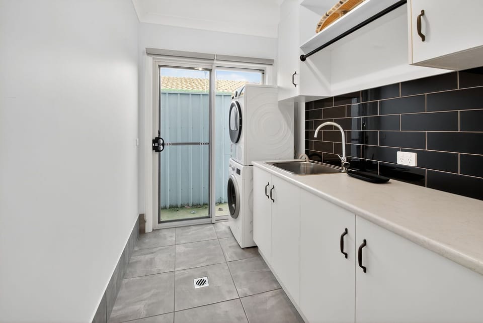 Laundry - Washing Machine + Dryer