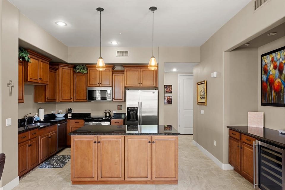 More than just a place to sleep – it's a place to eat well! Our fully stocked kitchen makes meal prep a breeze. Enjoy the convenience of cooking your own meals while on vacation. 
