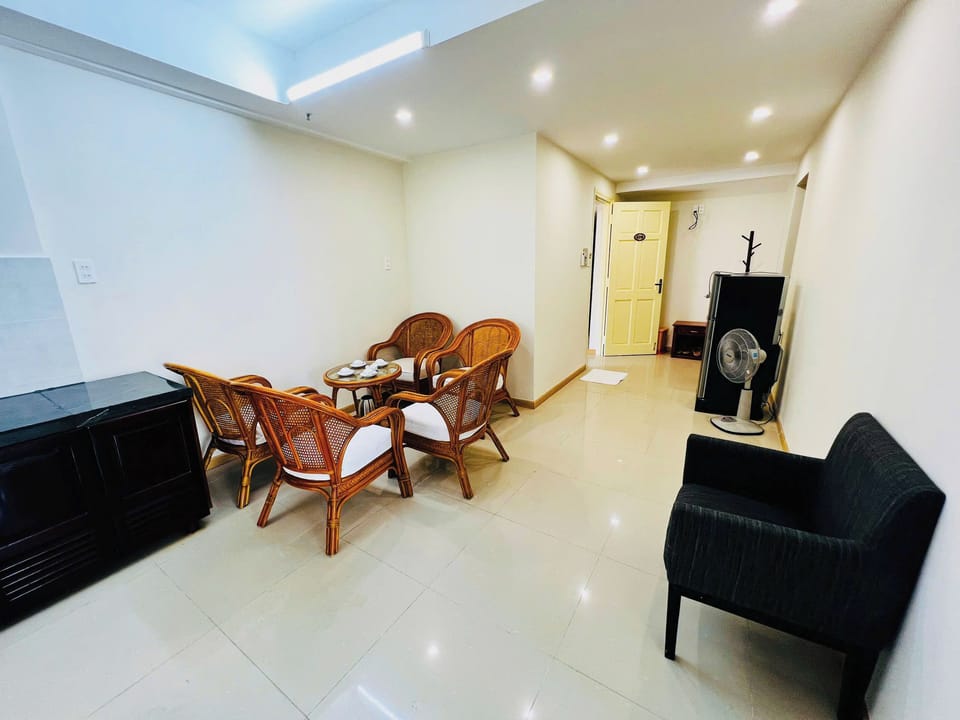 Family Room, City View | Living area | 32-inch flat-screen TV with cable channels, TV