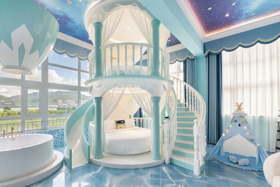 Ice and Snow Kingdom Castle Room (Dream Castle + Fun Slide + 2 round beds of 2 meters each) | Iron/ironing board (on request), WiFi (free), individually decorated