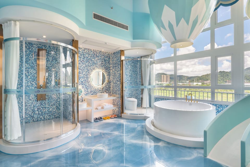 Ice and Snow Kingdom Castle Room (Dream Castle + Fun Slide + 2 round beds of 2 meters each) | Bathroom | Free toiletries, hair dryer, slippers, towels