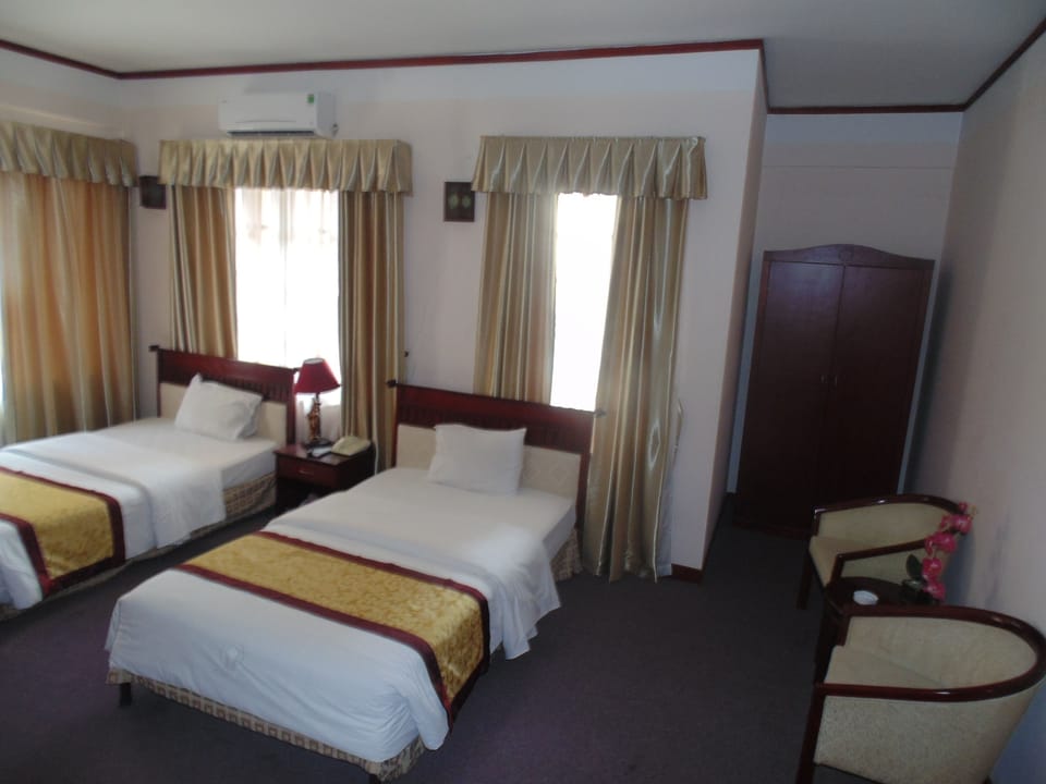 Superior Double Room | Minibar, in-room safe, desk, free cribs/infant beds