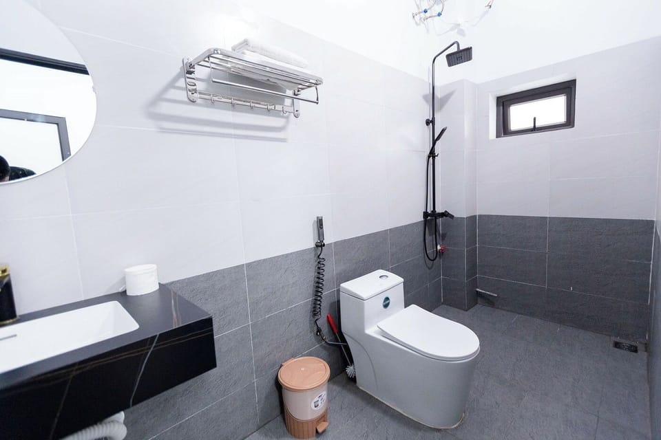 Shower, hair dryer, slippers, bidet