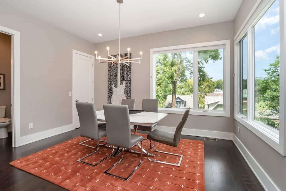2nd Floor: Dining Area with seating for 6 guests.