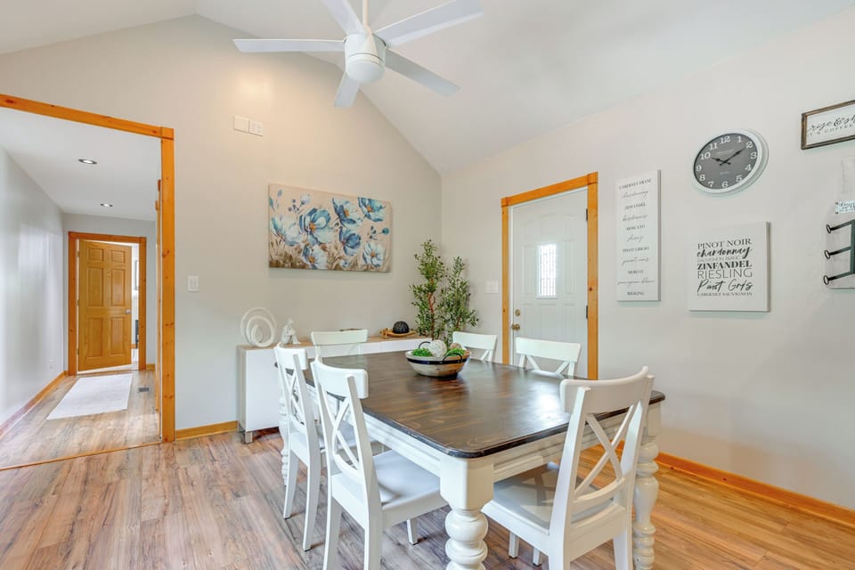 House (3 Bedrooms) | Interior