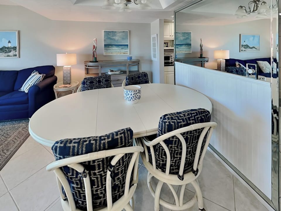 Dining Area - Seating For Four - First Floor