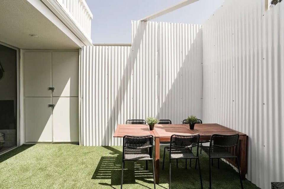 From sunbathing to outdoor home office space, the patio will be your favorite place to soak up the sun, have a nice meal, or simply relax outdoors.  