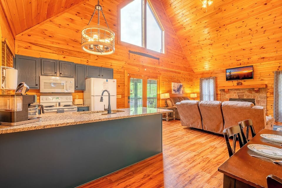 Moonshine Hollow's fully-equipped kitchen