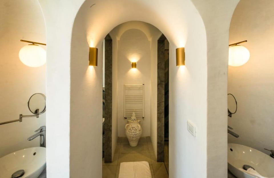 Superior Room | Bathroom