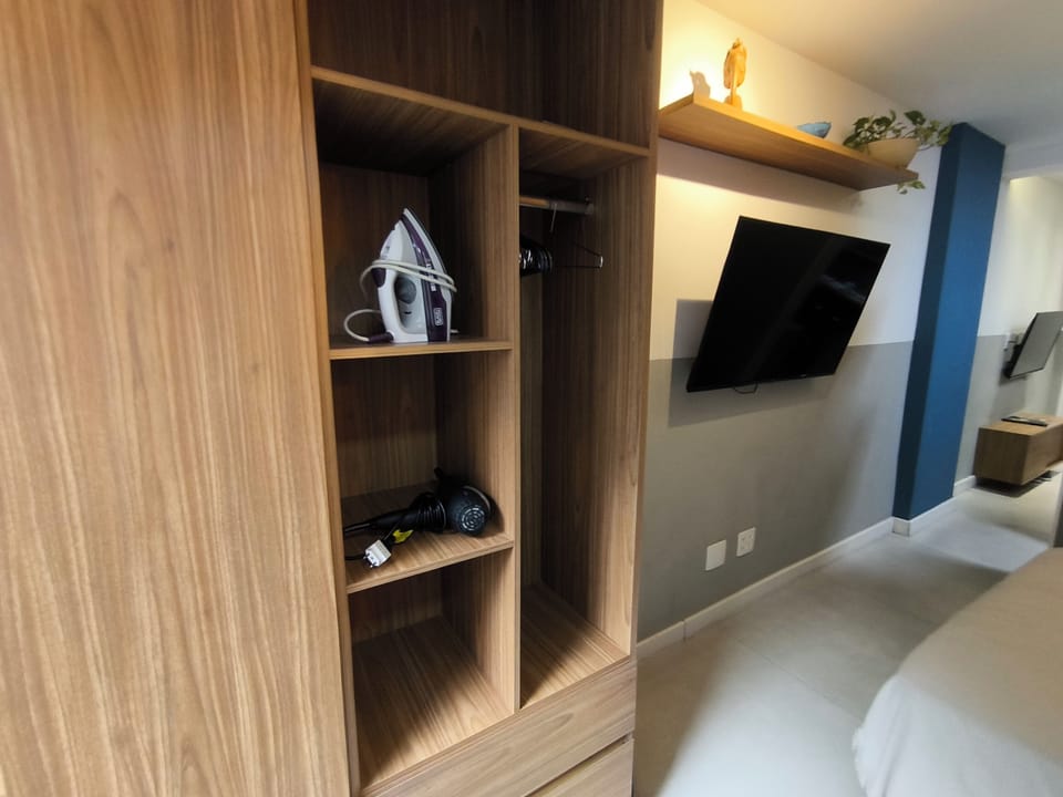 Comfort Apartment | Blackout drapes, free WiFi