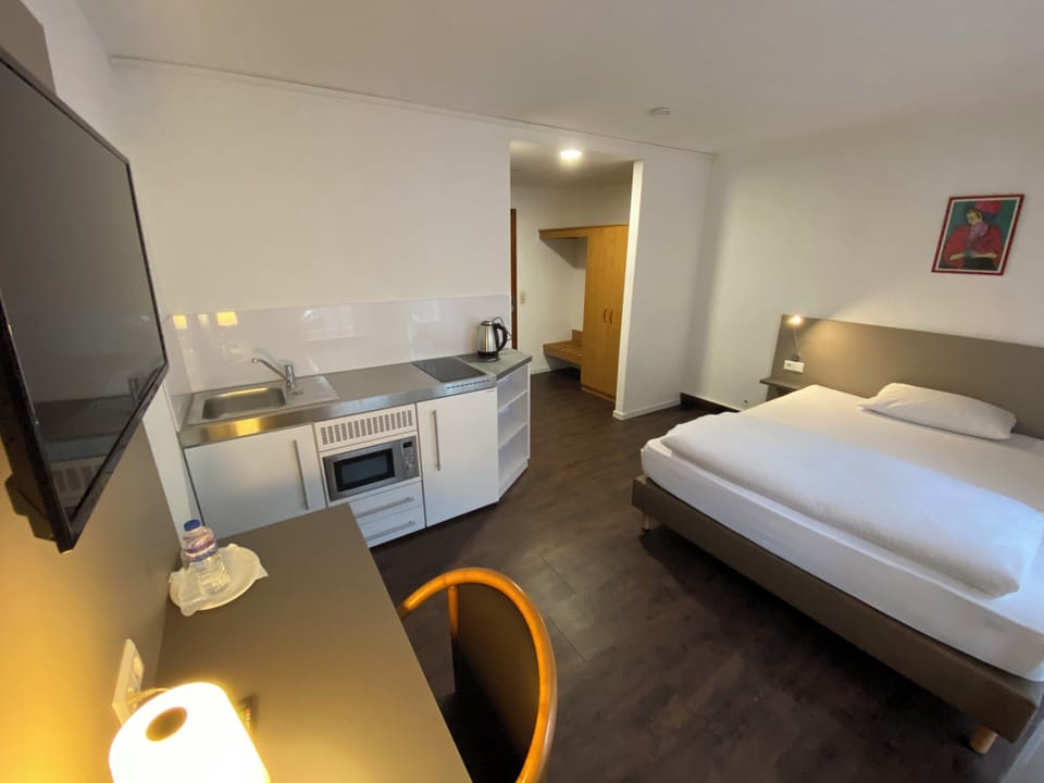 Comfort Single Room, Courtyard View | Desk, laptop workspace, soundproofing, iron/ironing board