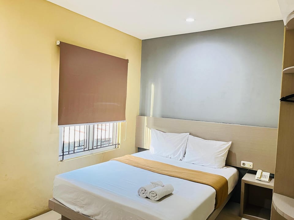 Business Double Room | Free WiFi
