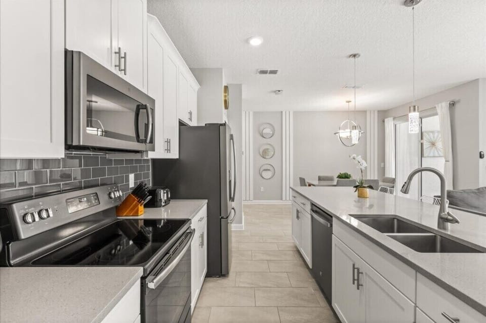 4831 Dedication Street (10).jpg