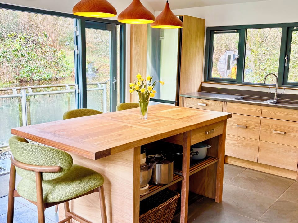 Cottage | Dining