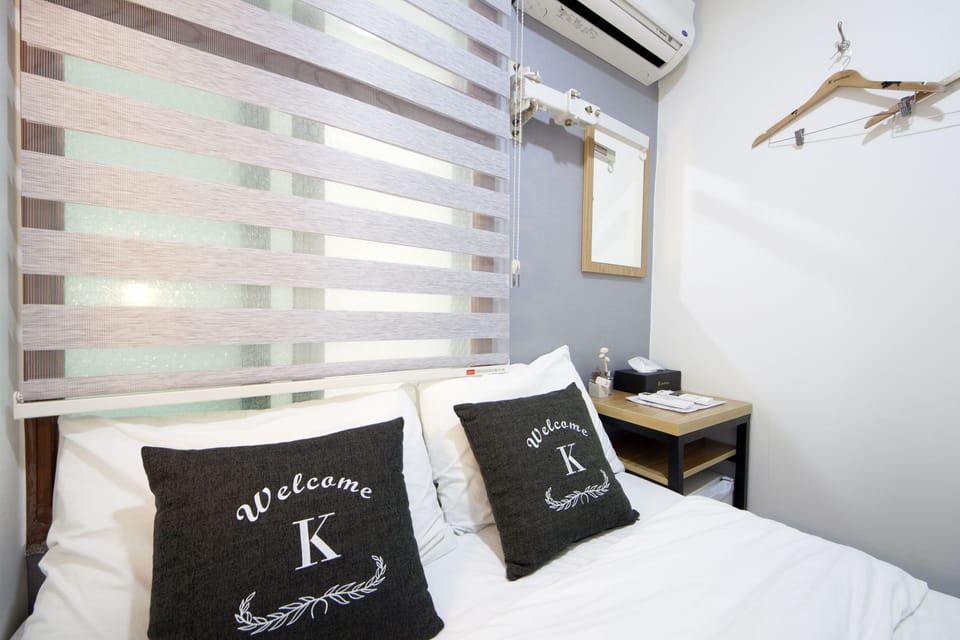 Deluxe Single Room, 1 Double Bed | Free WiFi, bed sheets