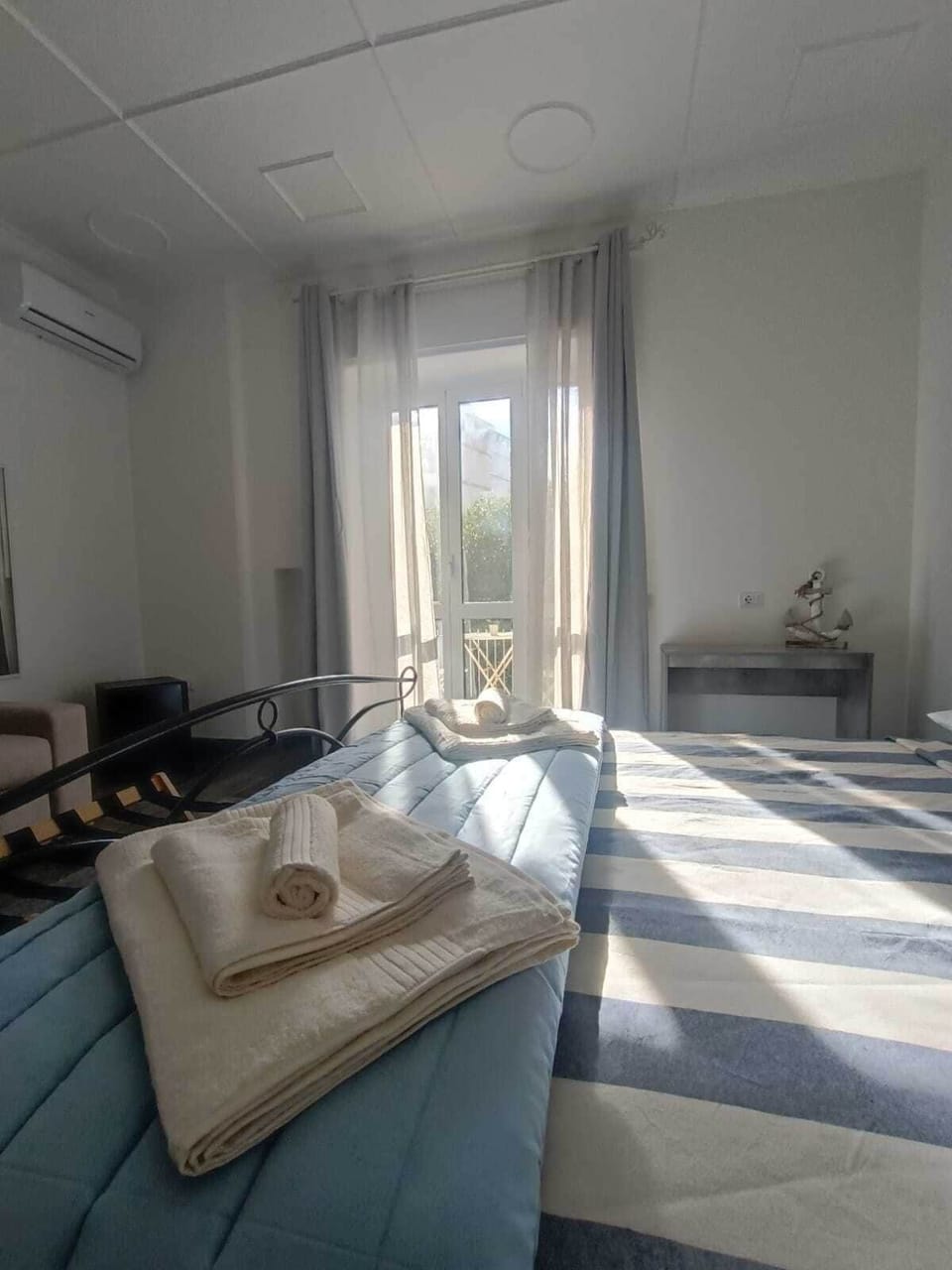 Comfort Double Room, City View | In-room safe, desk, blackout drapes, soundproofing