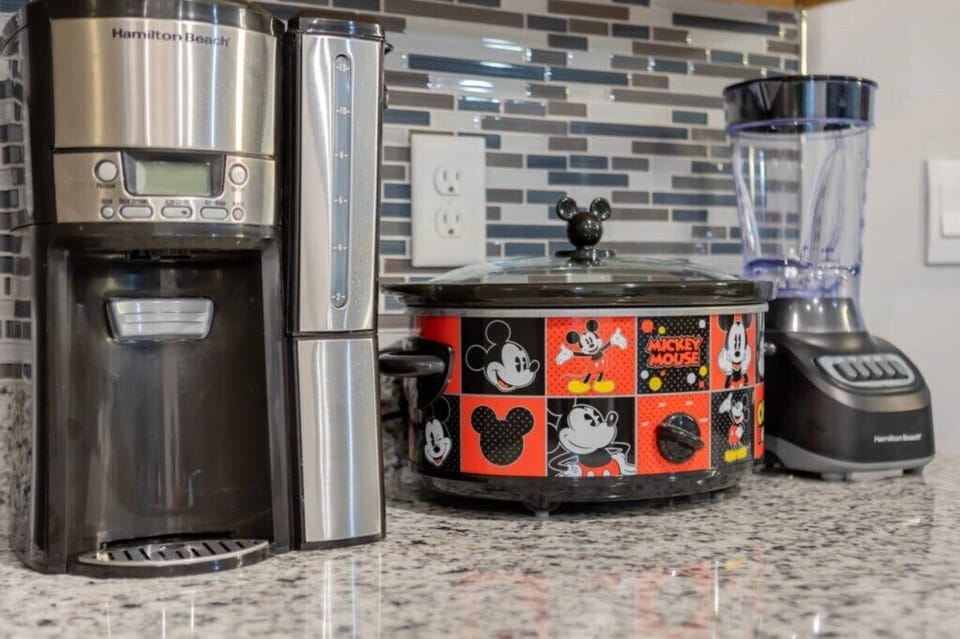 Lots of small appliances to make coffee, slow cooked meals or smoothies.
