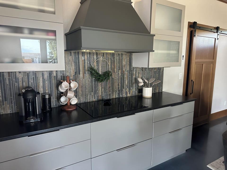 Main level kitchen/dining area