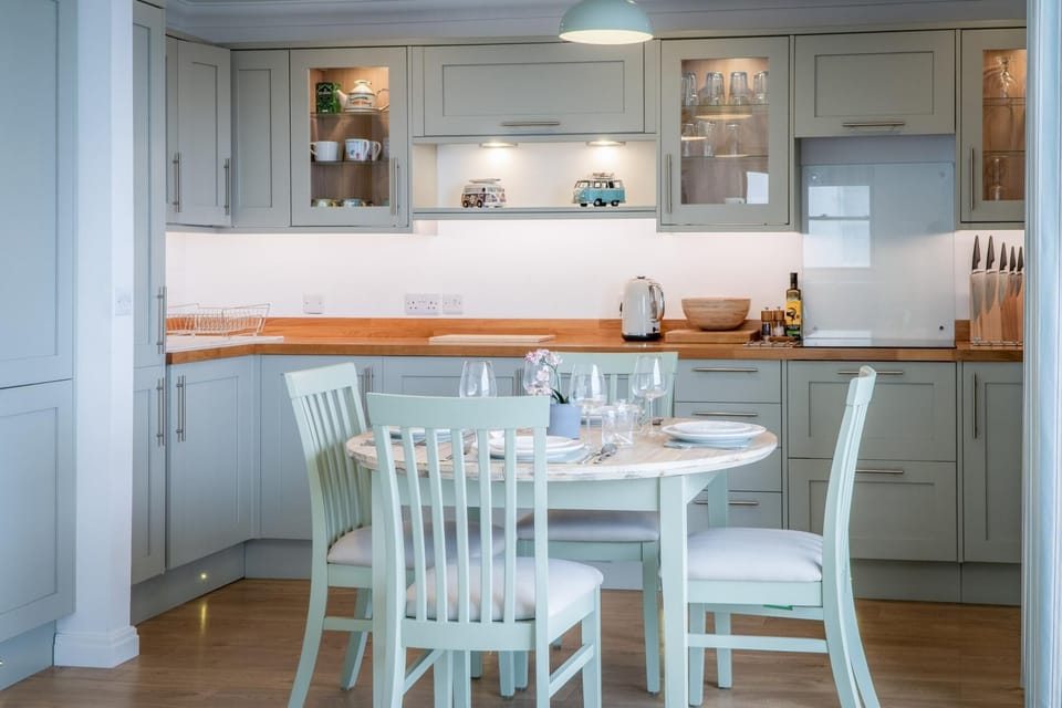 3 St Bride's Bay View - 3 Bedroom - Broad Haven (26371)