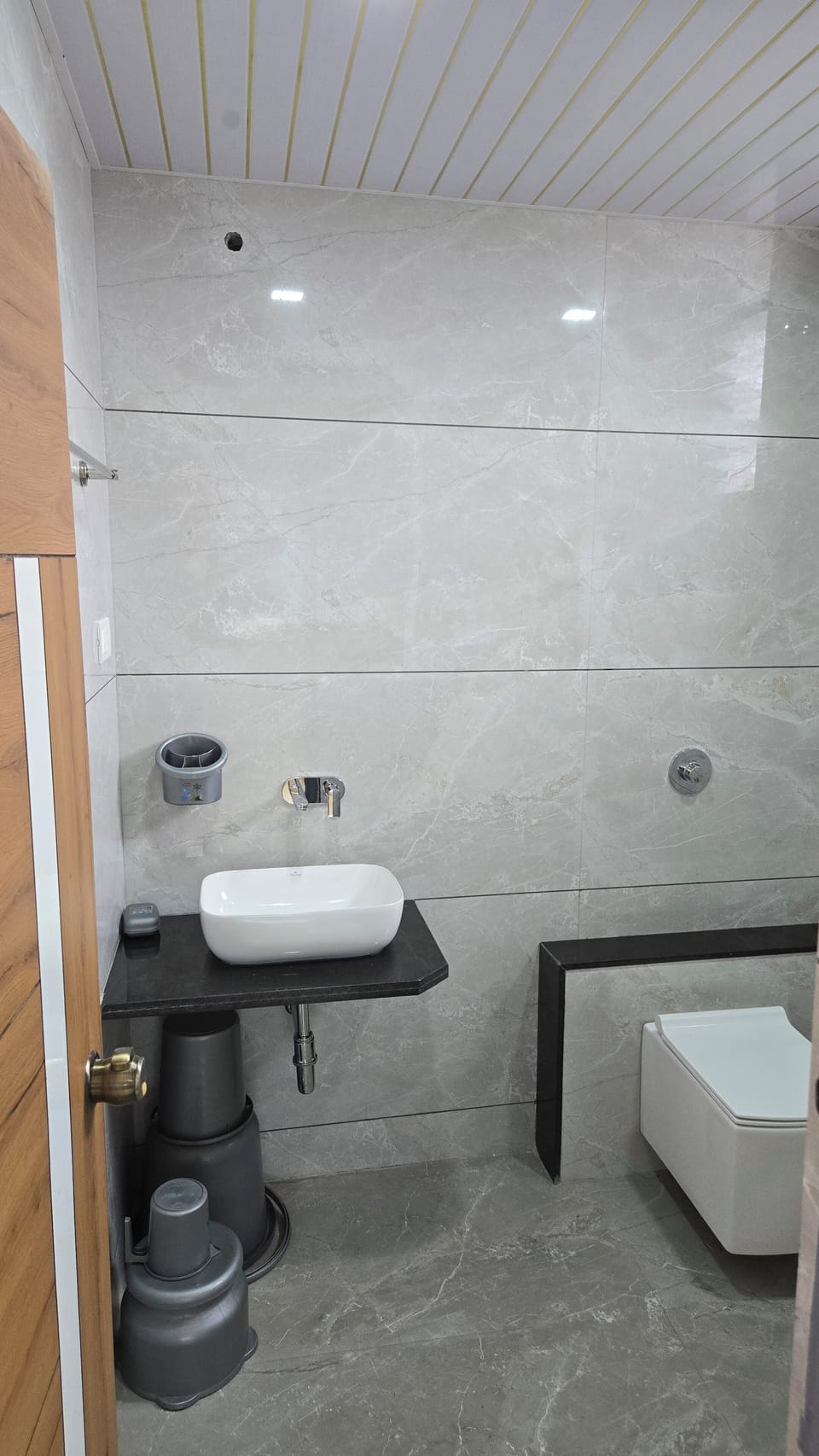 Luxury Double or Twin Room, City View | Bathroom | Shower, towels, soap, shampoo