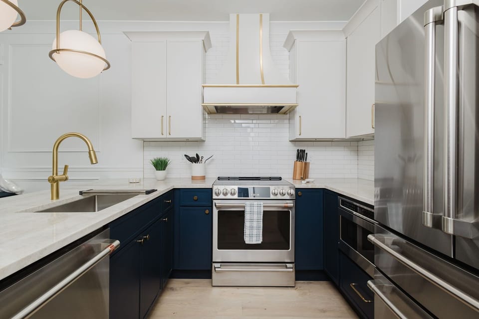Well stocked kitchen for all of your cooking needs!