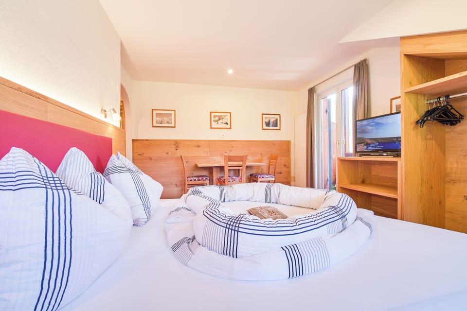 Comfort Apartment, Balcony, Mountain View | In-room safe, free WiFi