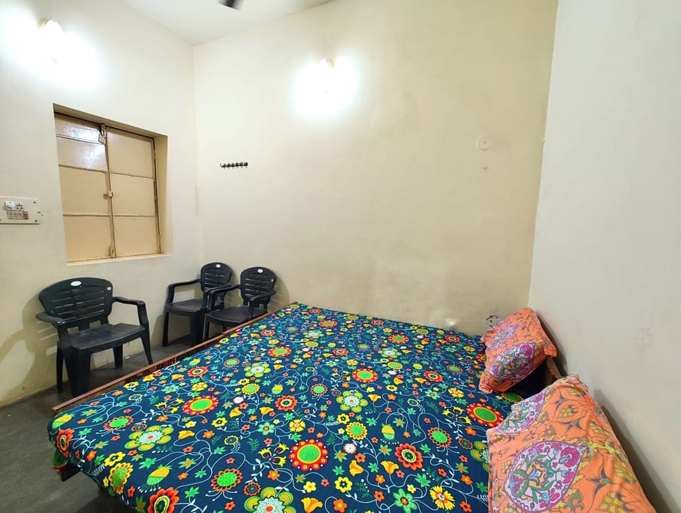 Standard Double Room, Air conditioning | Hypo-allergenic bedding, desk, free WiFi