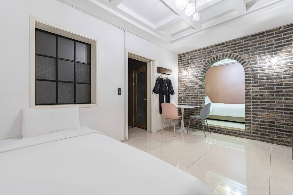 Suite | Soundproofing, free WiFi