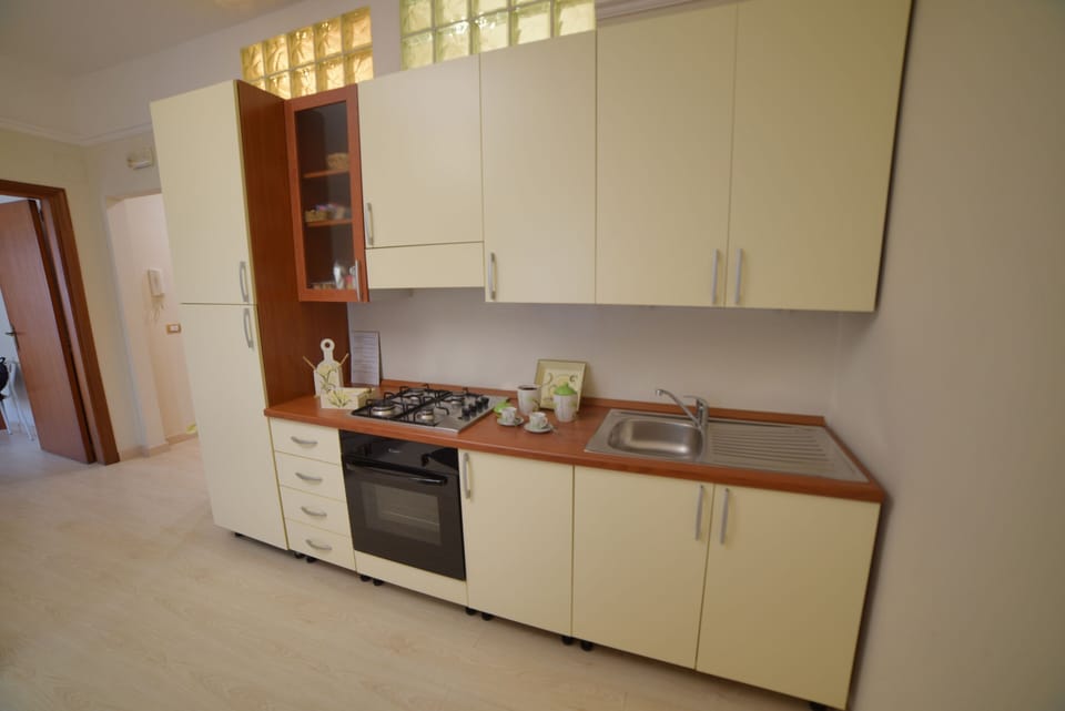 Panoramic Suite, 1 Bedroom, Kitchen | Private kitchen | Electric kettle