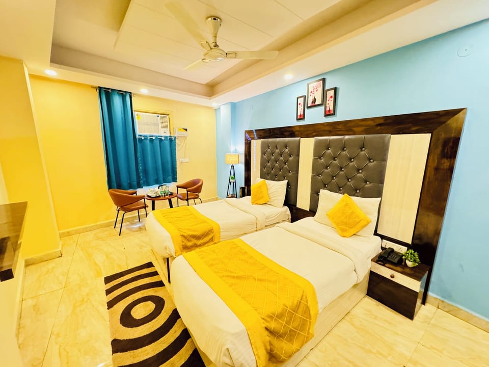 Family Suite, Accessible Bathtub, Air conditioning | In-room safe, desk, laptop workspace, soundproofing