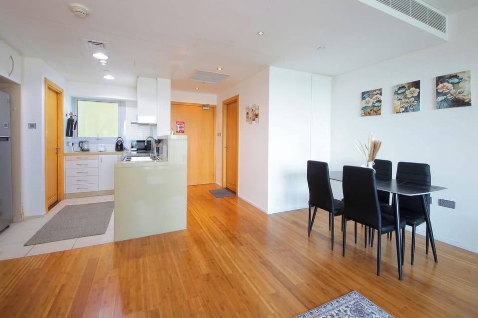 Apartment, City View | In-room dining