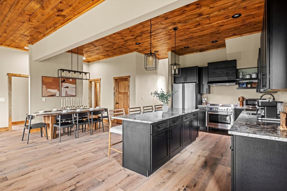 Share meals, swap stories, and toast to unforgettable mountain moments at the farmhouse dining table.