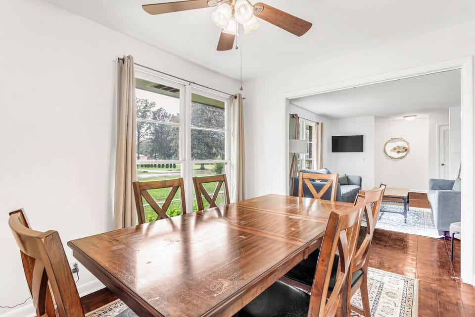 6 person dining table