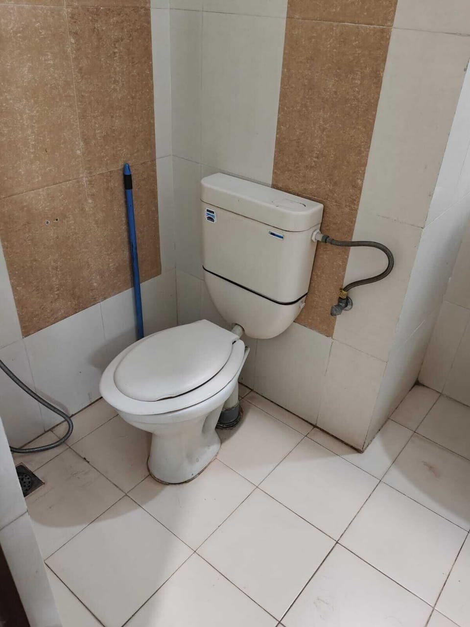 Standard Room, Air conditioning | Bathroom | Shower, designer toiletries, soap, shampoo
