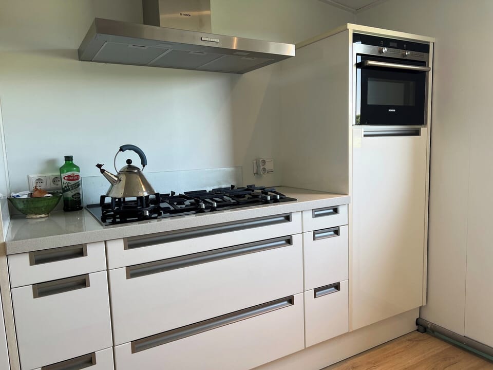 House | Private kitchen | Fridge, microwave, oven, dishwasher