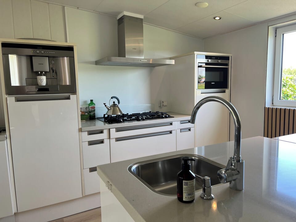 House | Private kitchen | Fridge, microwave, oven, dishwasher