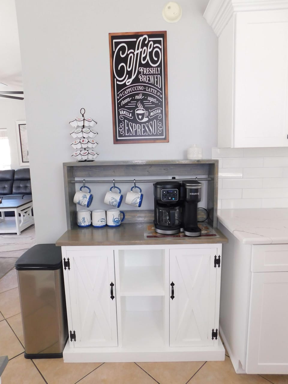 Charming kitchen nook with cozy farmhouse charm and modern touches