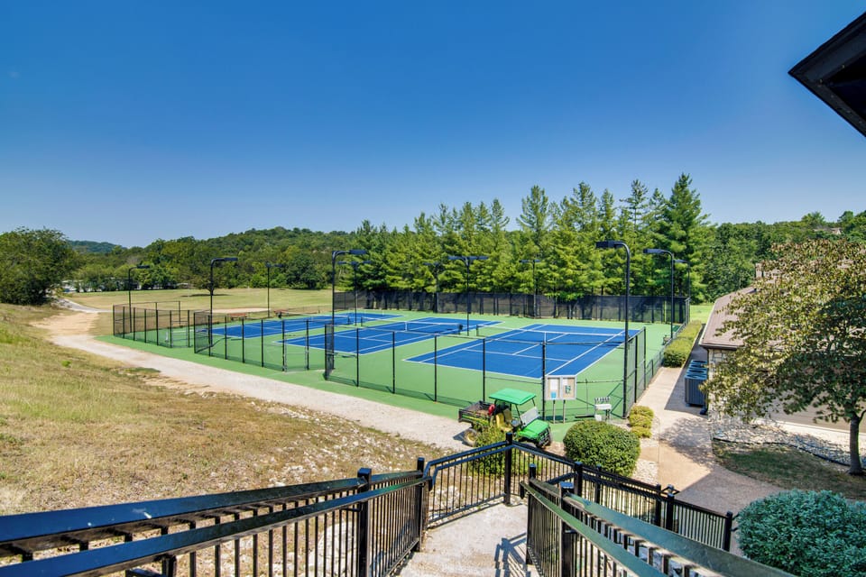 Charming Golf Resort Oasis Near Silver Dollar City Apartment in Table Rock Lake
