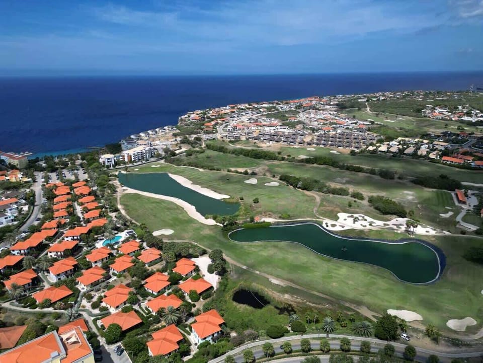 New luxury 2-bedroom apartment in the Caribbean for rent in Blue Bay Resort, Photo 5