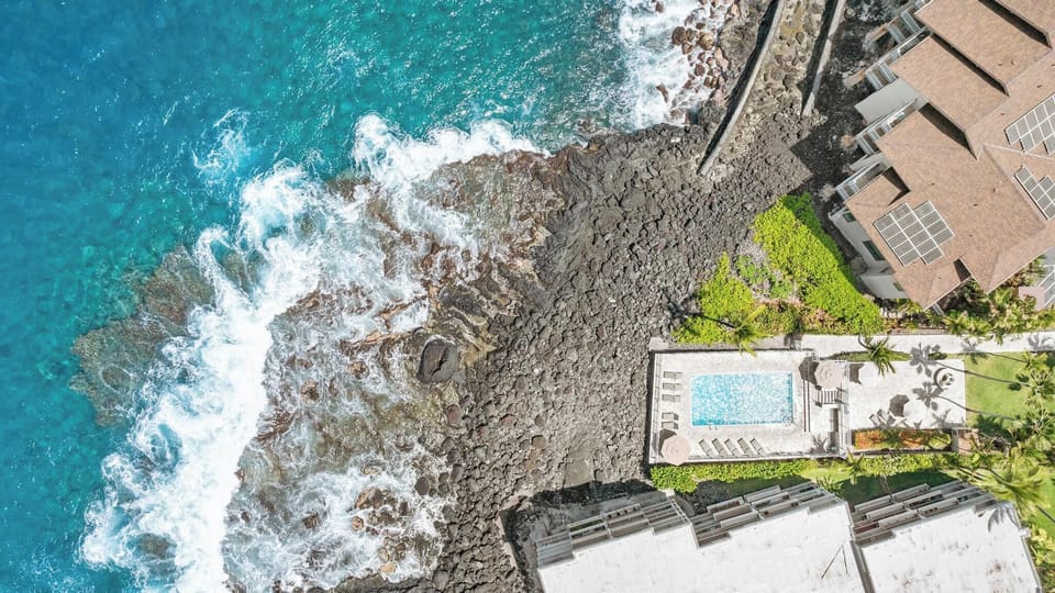 Just Steps Away – Enjoy Kona Shores’ Coveted Oceanfront Pool