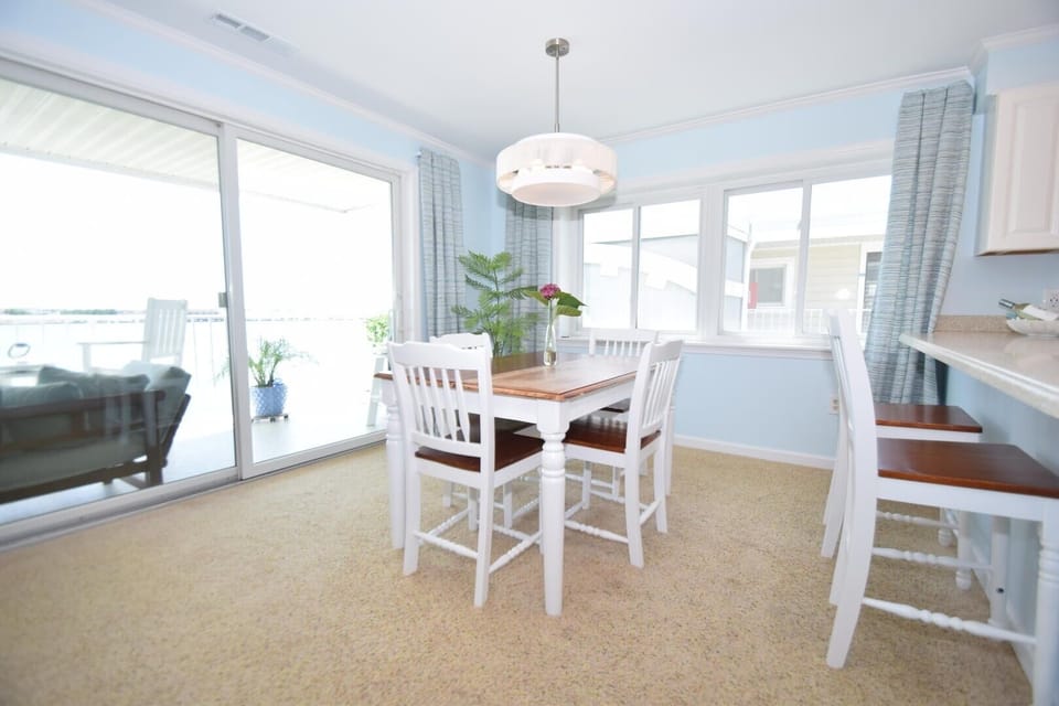 Condo, 2 Bedrooms | Dining